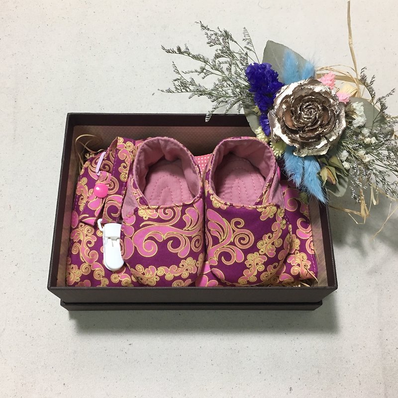 复古花纹婴儿弥月三件组 精装盒 - 满月礼盒 - 棉．麻 粉红色