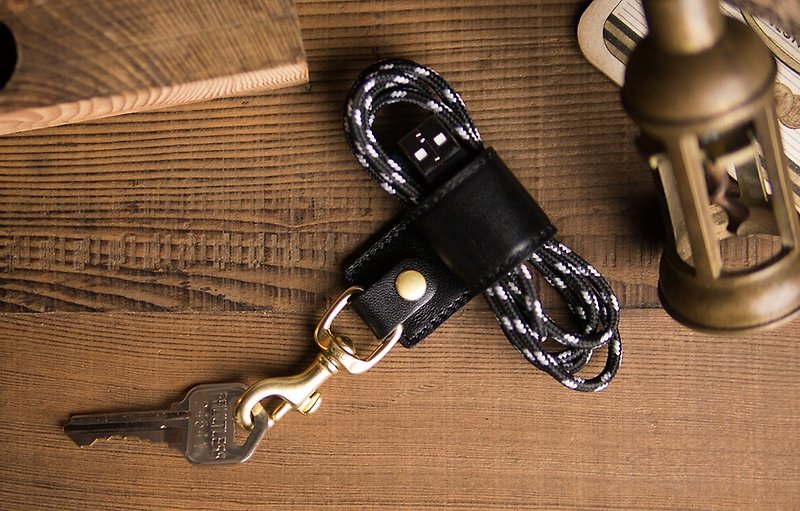 多功能皮革钥匙圈 Keychain Stand - 渡鸦黑 -卷线器、立架- - 耳机收纳 - 真皮 黑色