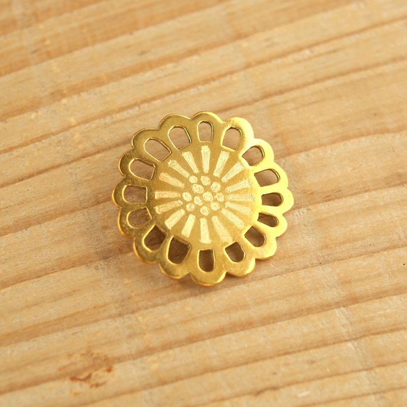 真鍮ブローチ hana sukashi　B004-1 - 胸针 - 其他金属 金色
