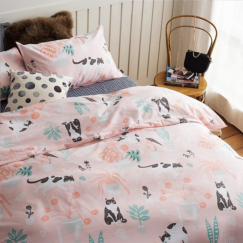 粉園喵  單人雙人床單/床包 手繪貓咪40支純棉床品 枕套被套另購 - 寝具 - 棉．麻 粉红色