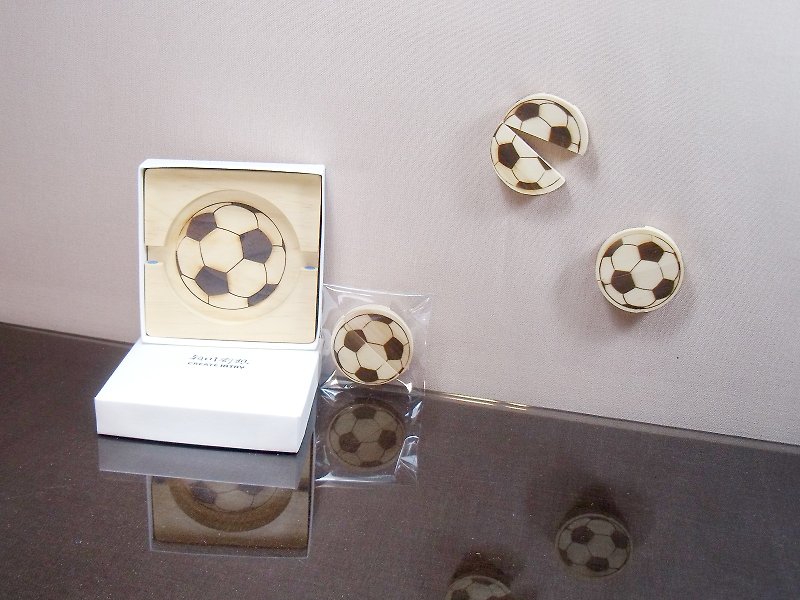 足球 运动 手机座 杯垫 集线夹 定制 名字 - 卷线器/电线收纳 - 木头 咖啡色