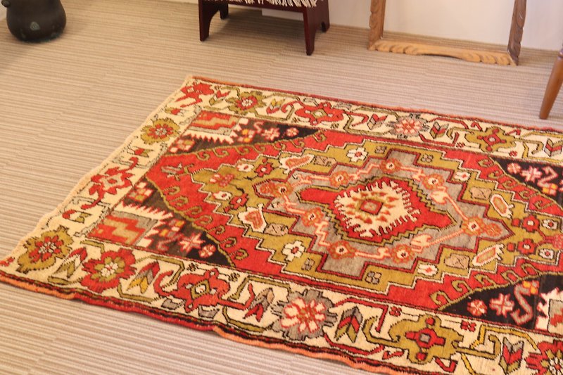 special wool carpet Hand-woven rug Turkish kilim 150×105cm - 被子/毛毯 - 其他材质 红色