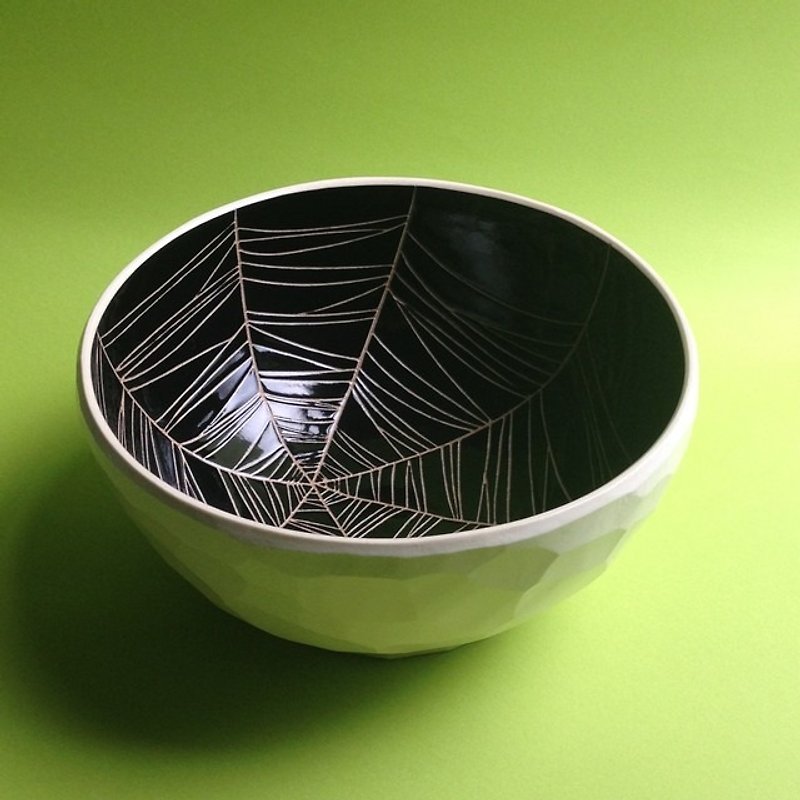 大鉢 (蜘蛛の巣）黒　　big bowl (spider web) black - 花瓶/陶器 - 陶 黑色