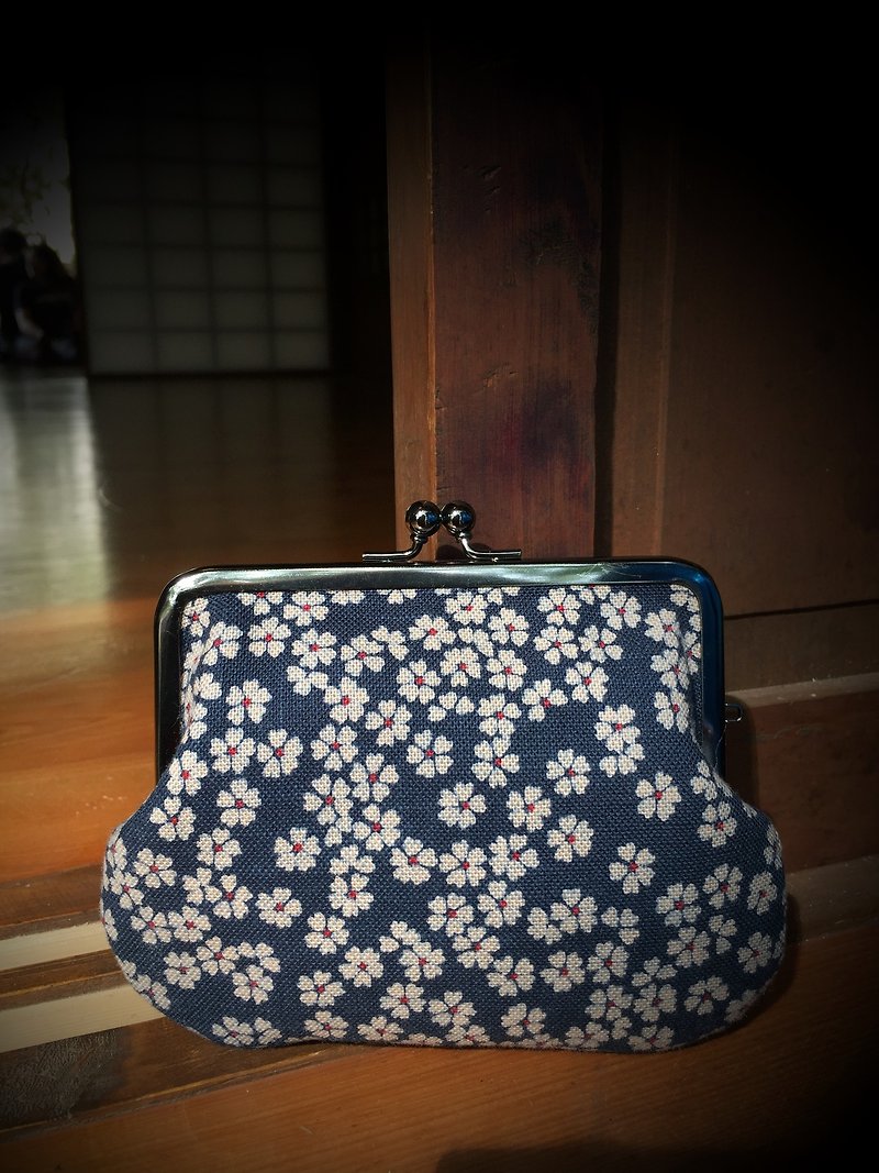 日本蓝染樱花亲子口金包 - 皮夹/钱包 - 棉．麻 蓝色
