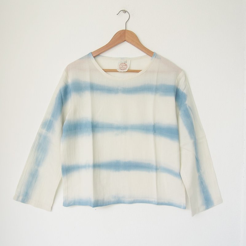 Stripe natural indigo dye long-sleeve shirt - made of 100% cotton - 女装 T 恤 - 棉．麻 蓝色
