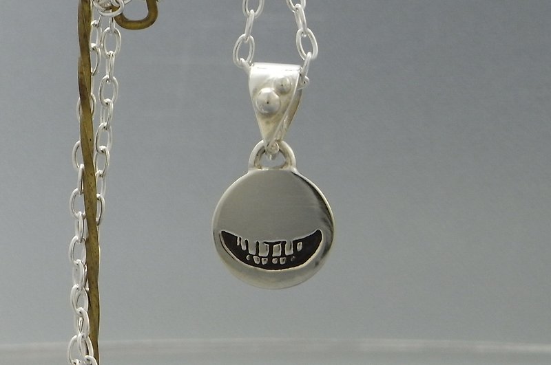 smile stamp pendant necklace flat plate silver ( smile stamp_P2 ) s_m-P.12 - 项链 - 其他金属 银色
