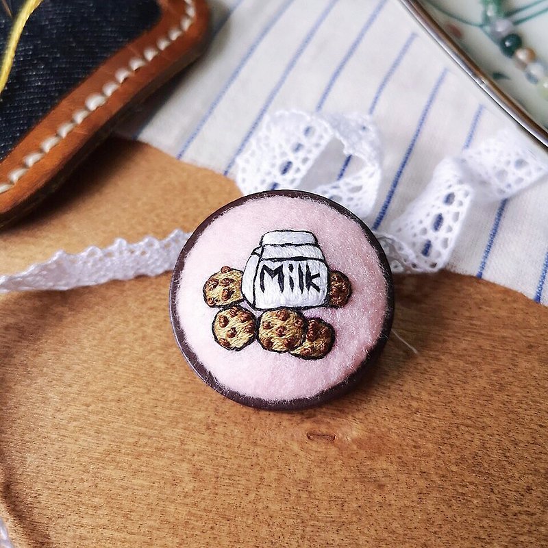 Embroidery Food Collection : Milk &amp; Cookie Pin
