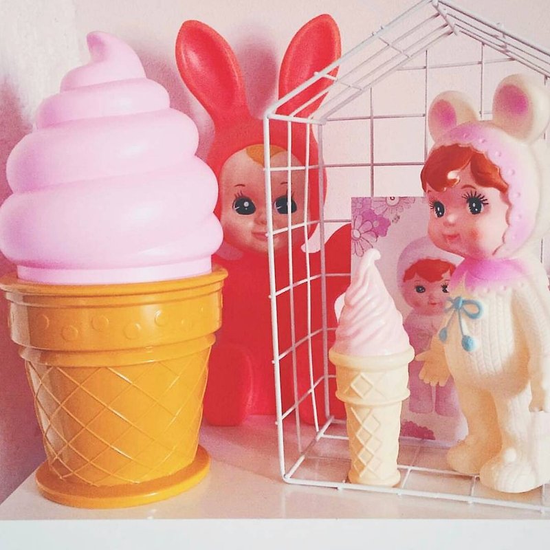 【绝版特卖】荷兰｜a Little Lovely Company ❤北欧风 疗育冰淇淋灯大夜灯-草莓红 - 灯具/灯饰 - 塑料 粉红色
