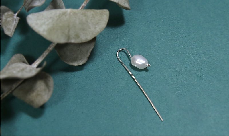 不规则系列 | 梨花瓣 | 纯银珍珠耳环 - 耳环/耳夹 - 珍珠 银色