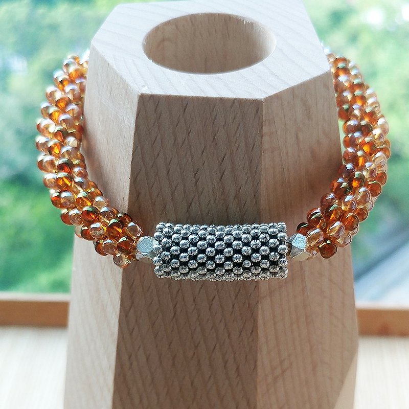 Russet Orange 日本水滴玻璃珠手链 / 全人手编织 - 手链/手环 - 其他材质 橘色