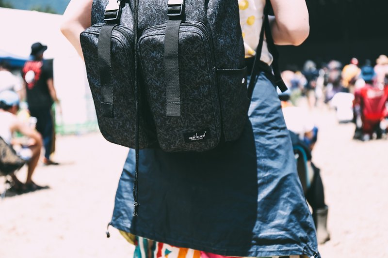 Defender backpack 后背包 防水 笔电 包包 moro迷彩款 - 后背包/双肩包 - 防水材质 黑色