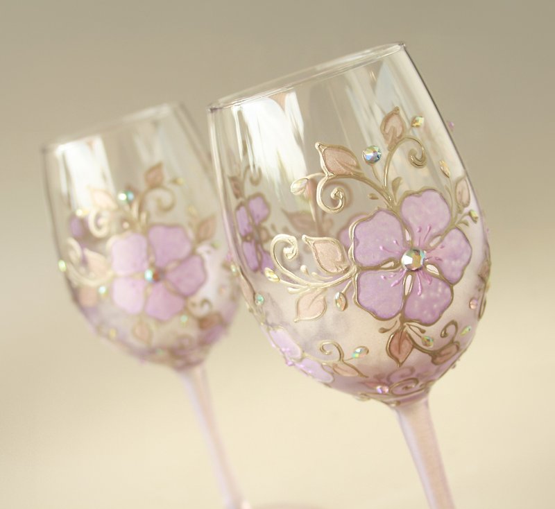 Violet Flowers Wine Glasses, Swarovski Crystals, hand-painted, set of 2 - 酒杯/酒器 - 玻璃 紫色