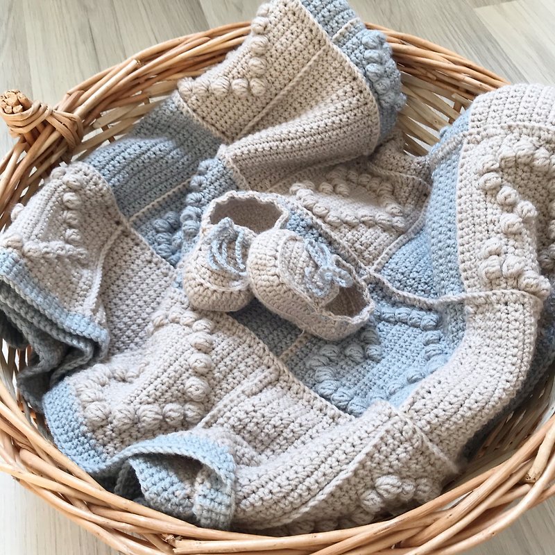 Knit baby blanket and baby booties, Baby gift set, Crochet baby blanket - 满月礼盒 - 棉．麻 灰色