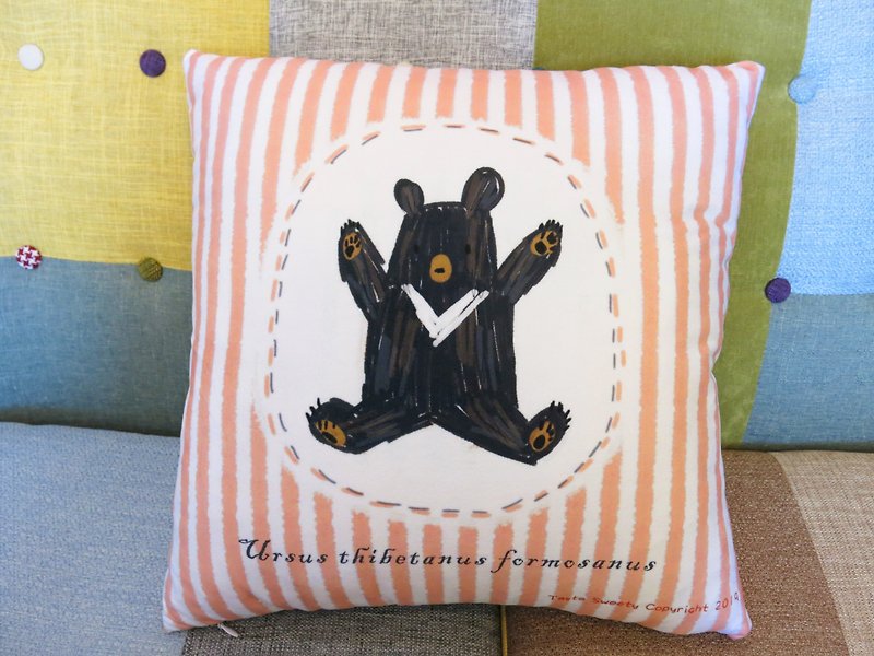 幸福设计-浅驼条纹黑熊抱枕