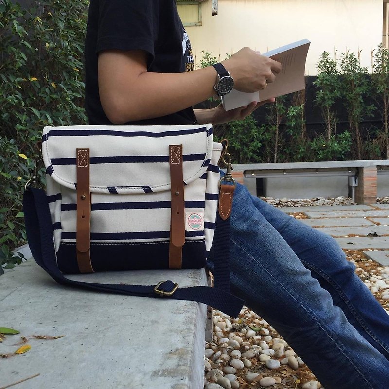 New Stripe Navy Mini Messenger Bag / Canvas Satchel Bag Vintage Style - 侧背包/斜挎包 - 棉．麻 蓝色