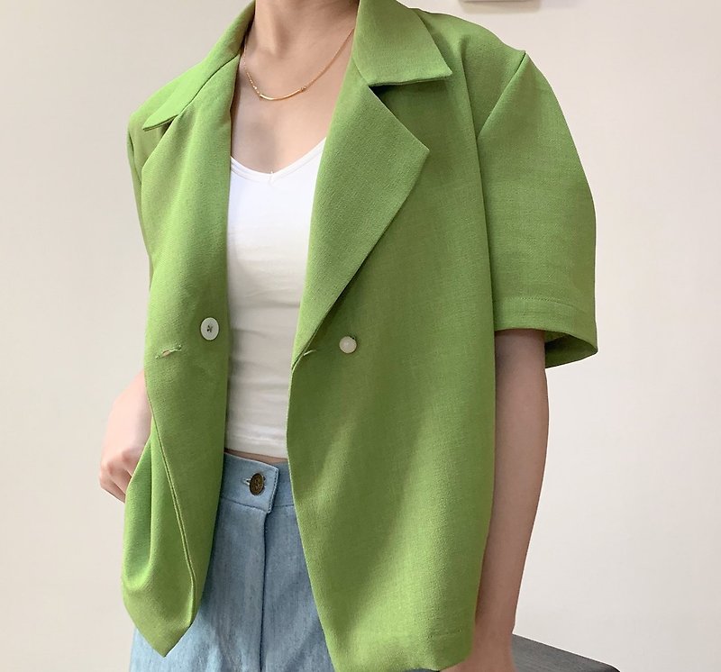 珍珠扣短版西装外套 - 酪梨绿 - 女装西装外套/风衣 - 棉．麻 绿色