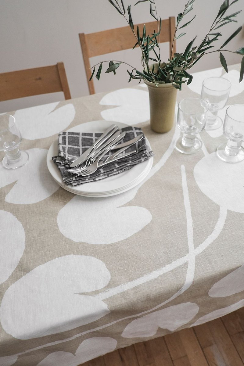 北欧设计–荷花桌巾(149X149cm)WATER LILIES Tablecloth, Sand - 餐垫/桌巾 - 棉．麻 卡其色