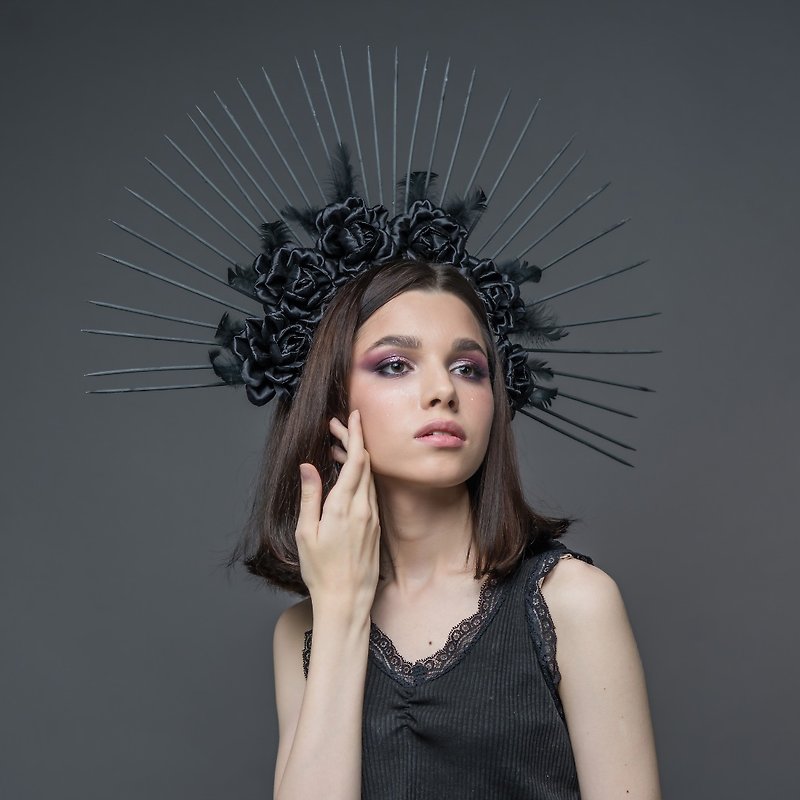 Gothic halo crown Black flower Dark goddess headpiece Black wedding bridal tiara - 发饰 - 其他材质 黑色