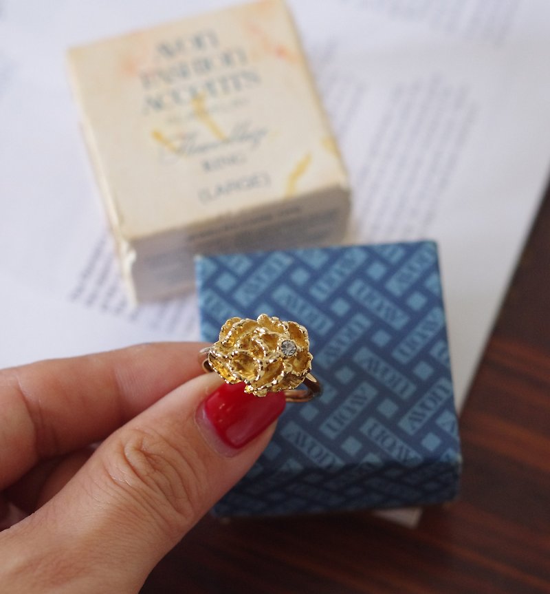 老又好古董珠宝 1976金色莱茵石花形戒指 Avon RIN144 - 戒指 - 其他金属 金色