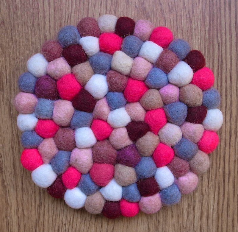 羊毛毡 球球 手工 餐垫 锅垫 隔热垫 圆形 20cm 混色 桃红  - 餐垫/桌巾 - 羊毛 粉红色