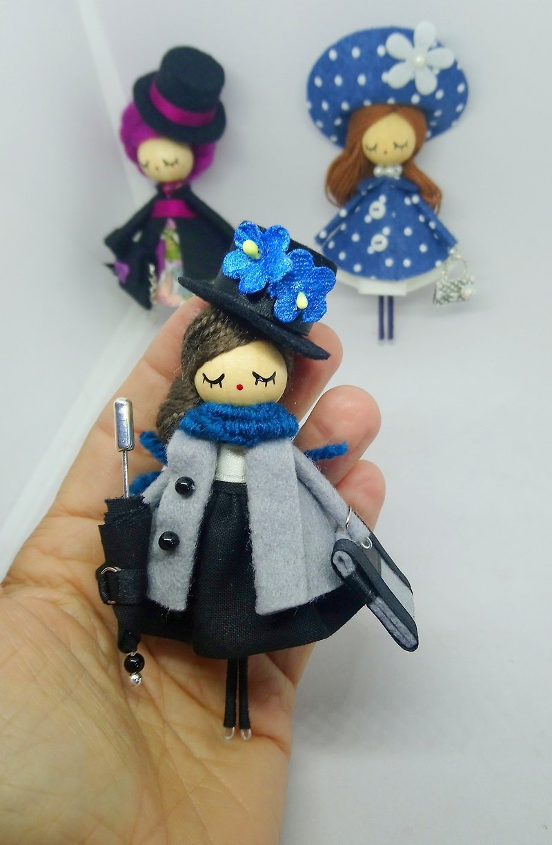 Mary Poppins brooch doll - 胸针 - 木头 黑色