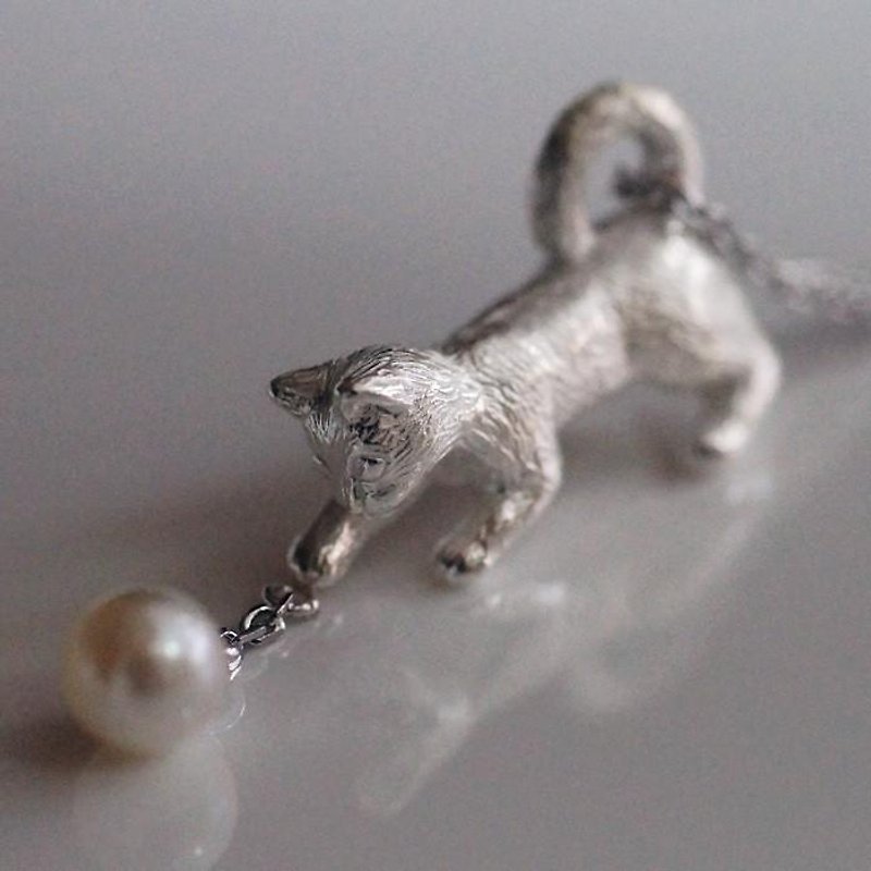 パールと白猫ペンダント Silver - 项链 - 宝石 白色