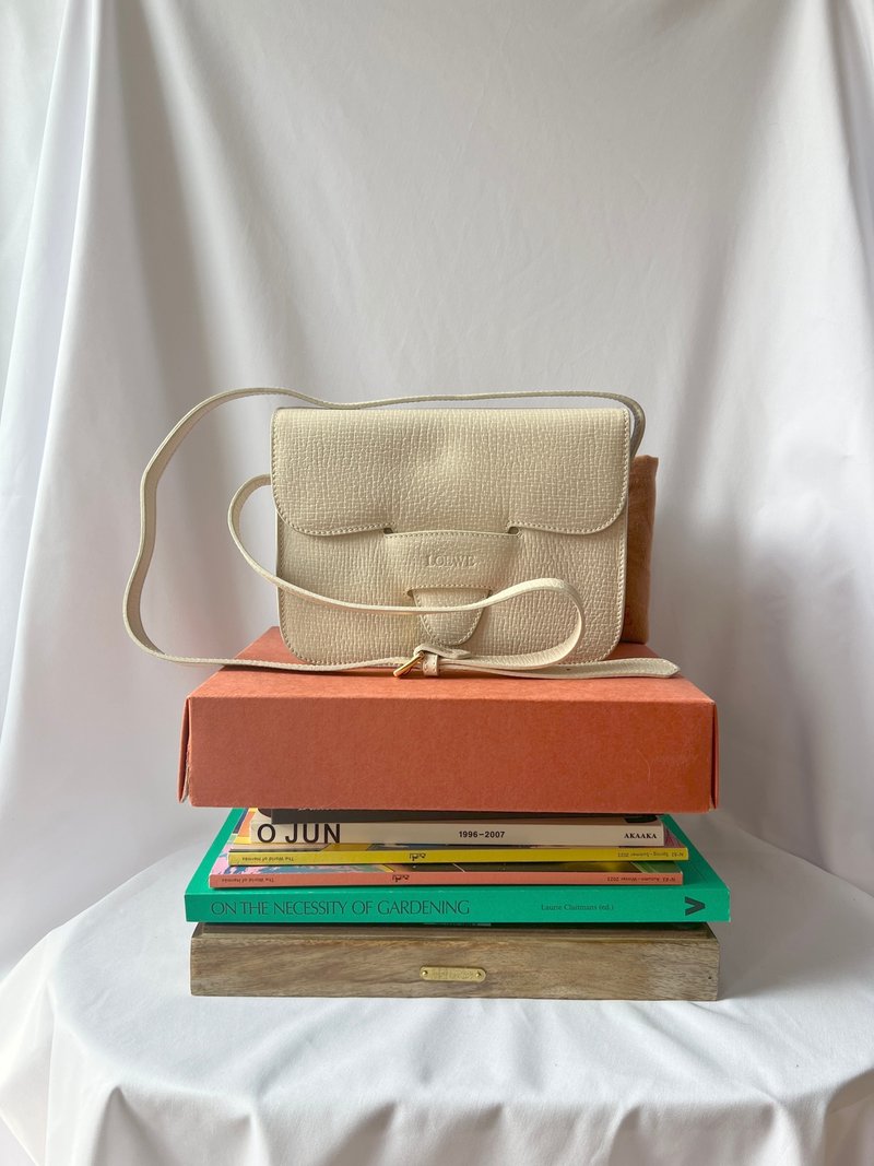 Loewe ivory box shoulder bag 米白色斜背包侧肩袋 日本中古二手 - 侧背包/斜挎包 - 真皮 白色