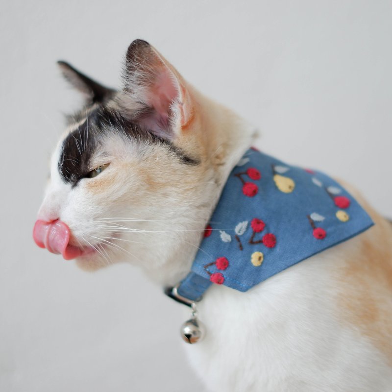 Little forest - Breakaway cat collar : Air-force blue with pears & cherries - 项圈/牵绳 - 棉．麻 蓝色