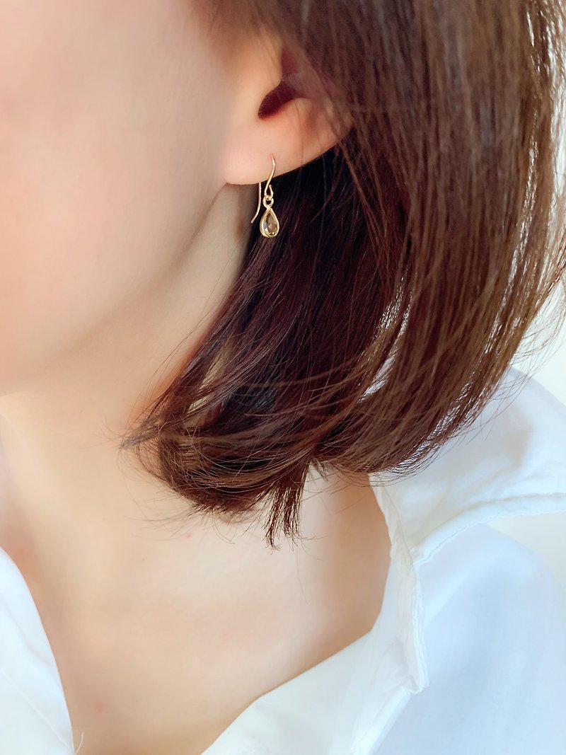Tiny drop Citline hook-earring /clip-earring - 耳环/耳夹 - 半宝石 黄色