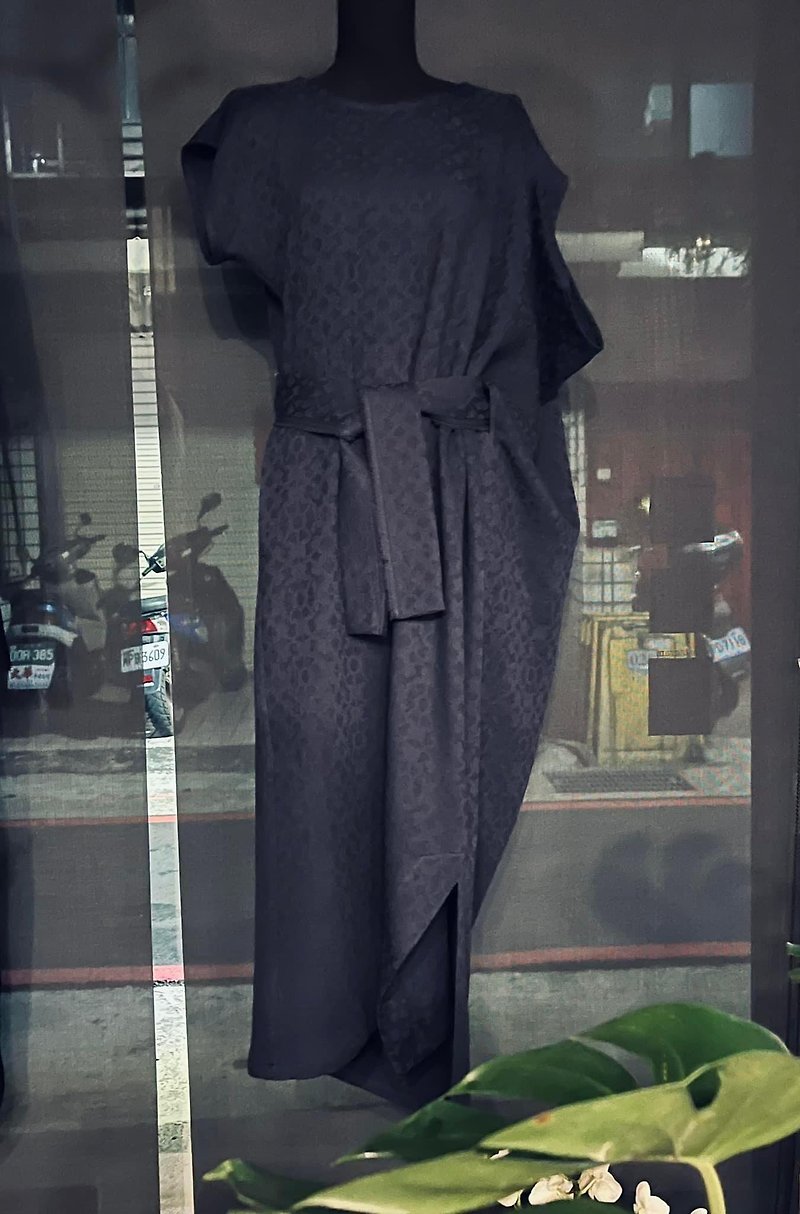 Dark blue asymmetrical dress - 洋装/连衣裙 - 棉．麻 
