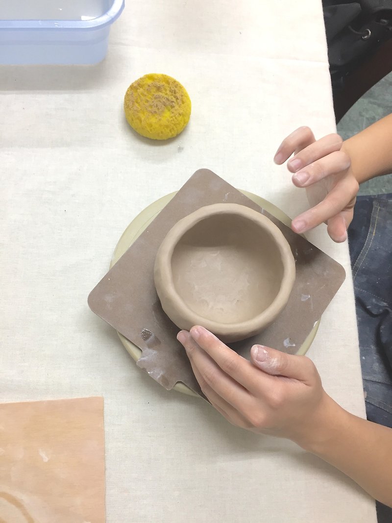 高雄 陶艺手作体验课程 手捏杯、碗、盘子 (三择一) - 陶艺 - 瓷 