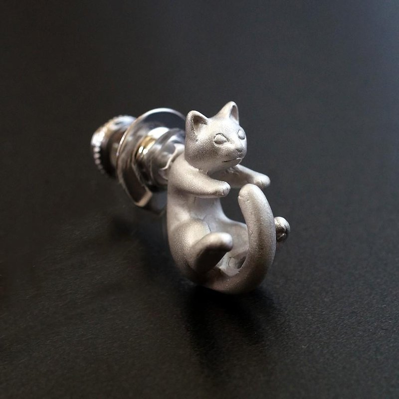 猫ピンブローチ　ラテュ（シルバー） - 胸针 - 其他金属 