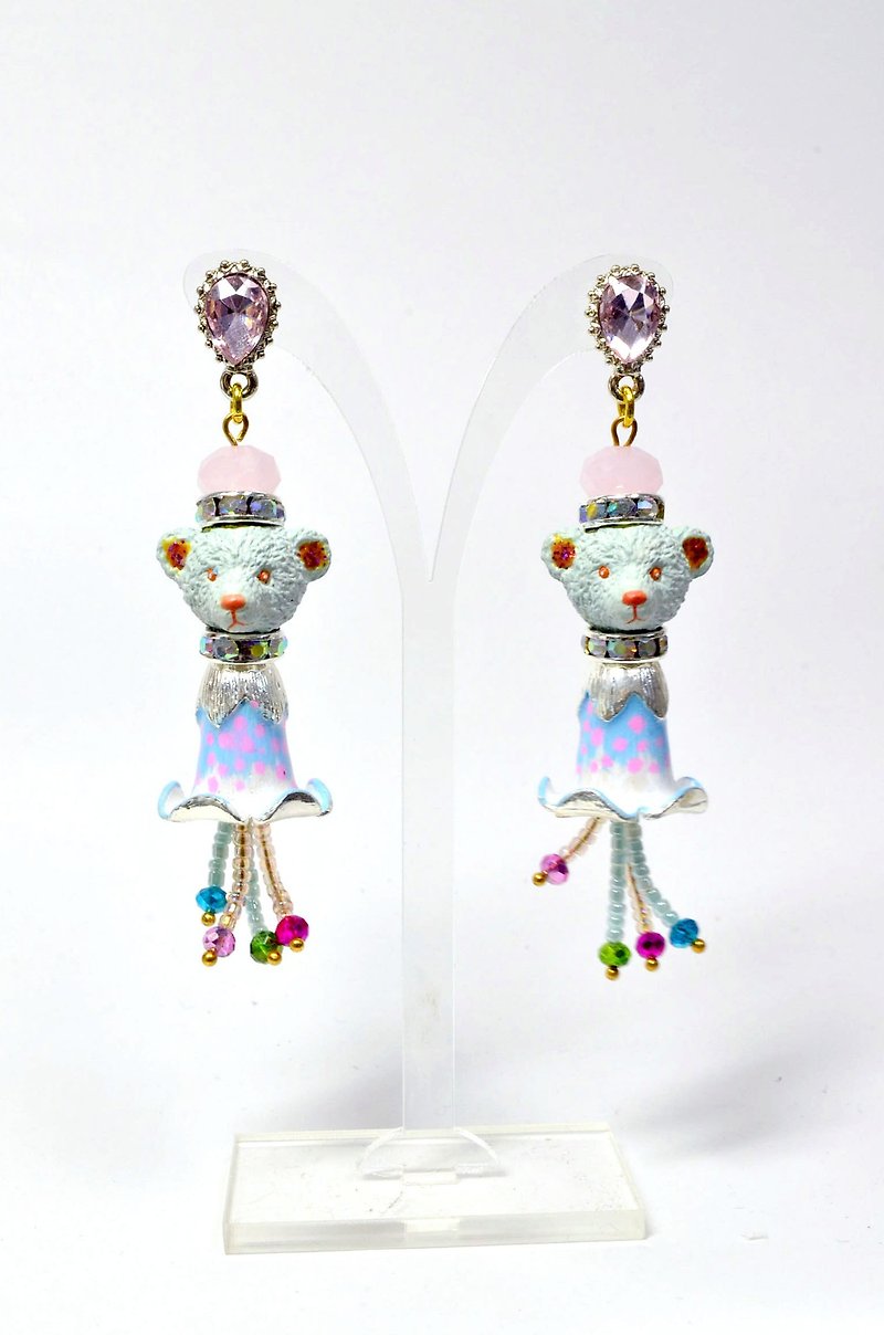TIMBEE LO 银色小熊头 铃兰花朵怪兽耳环 艺术品饰物 单只发售 - 耳环/耳夹 - 塑料 银色
