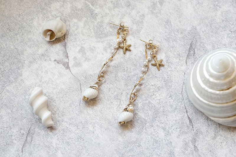 珍珠海螺 - 锆石贝壳珍珠链垂坠耳环 (18K锆石耳针) - 耳环/耳夹 - 贝壳 白色