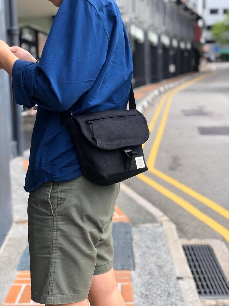 New Black Basic Messenger Canvas Bag / everyday bag / travel /weekend - 侧背包/斜挎包 - 棉．麻 黑色