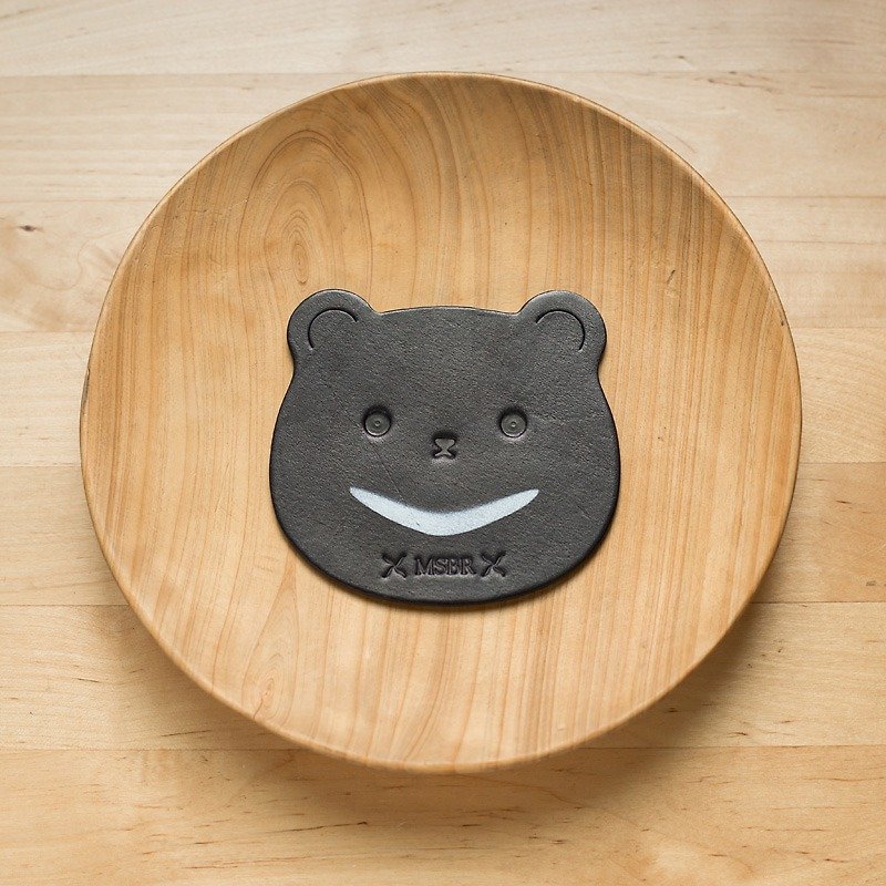 黑色植鞣皮杯垫(台湾黑熊) - 杯垫 - 真皮 黑色