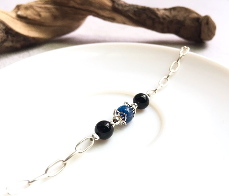 Ops Kyanite silver bracelet - 蓝晶石/纯银/黑玛瑙/沈稳/个性 - 手链/手环 - 其他金属 蓝色
