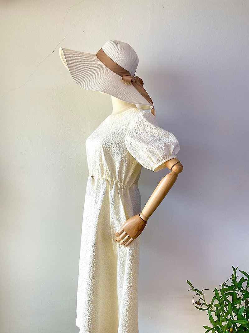 Adjustable dress with emboss textured fabric - 洋装/连衣裙 - 聚酯纤维 黄色