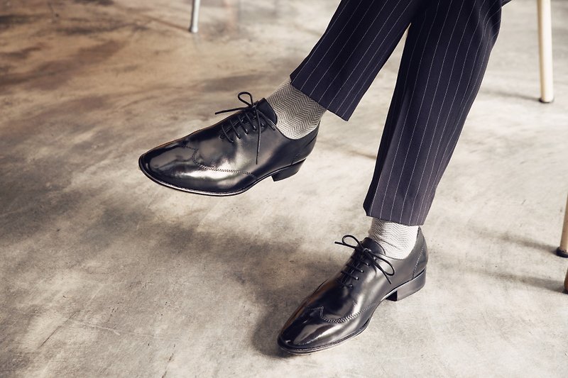 WHOLE-CUT 翼纹缝线牛津鞋 经典黑 绅士鞋 婚鞋 皮鞋 男 - 绅士袜 - 真皮 黑色