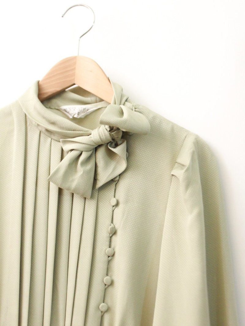 日本制复古素雅大人感领结淡苹果绿长袖古着洋装 Vintage Dress - 洋装/连衣裙 - 聚酯纤维 绿色