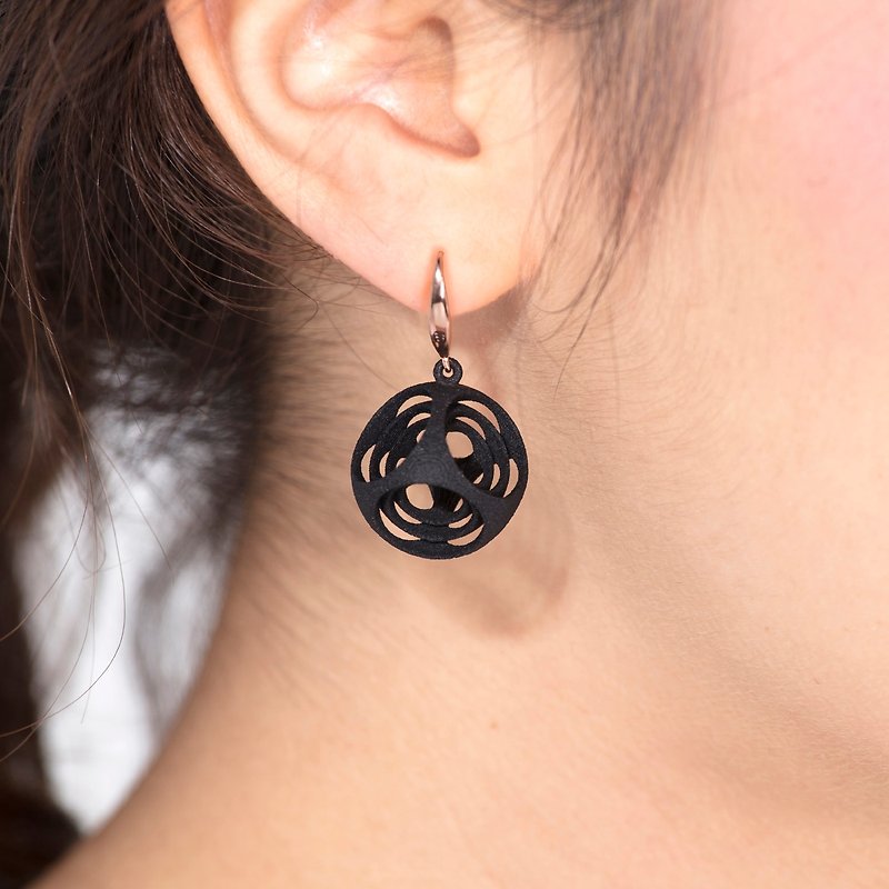 3D 打印圆方耳环 (黑色) | 缩放系列 - 耳环/耳夹 - 塑料 黑色