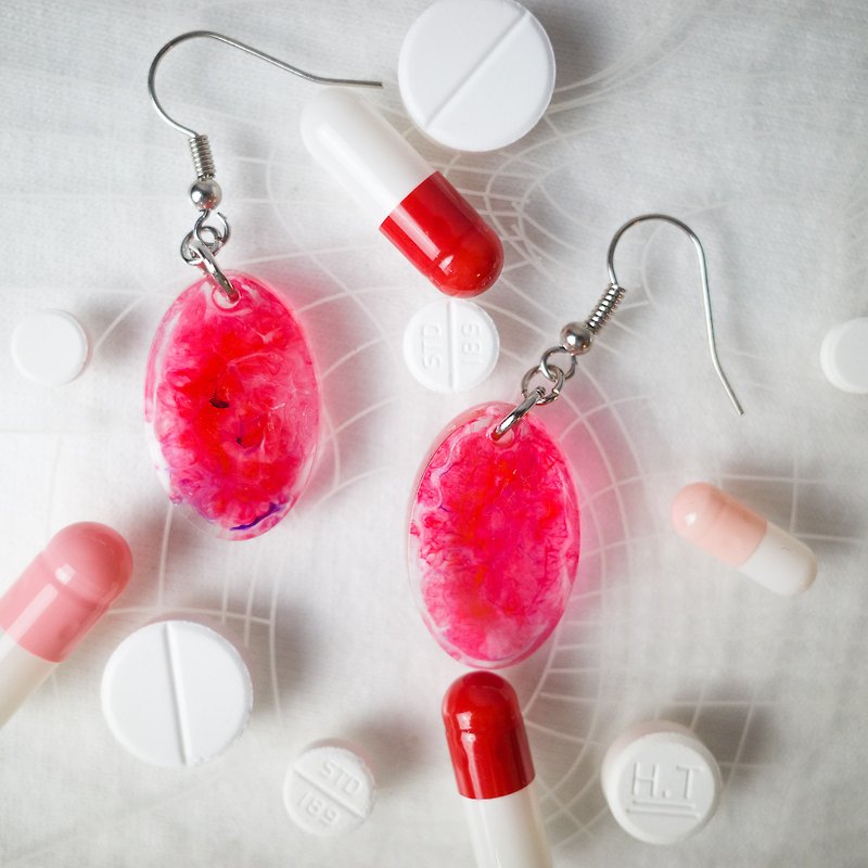 Pills 稍微分心一下下 日本 UV胶 耳环 饰品 - 耳环/耳夹 - 其他材质 红色