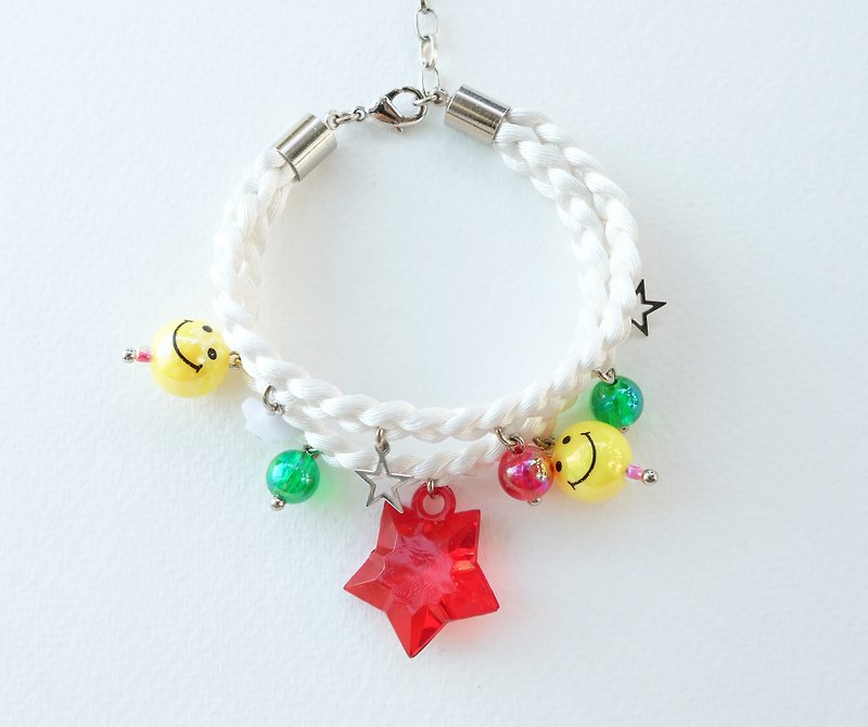 White double-layered braided bracelet with smiley and charms - 手链/手环 - 其他材质 白色