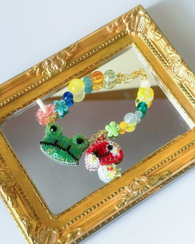 青蛙和蘑菇法式刺绣手链 - 手链/手环 - 绣线 绿色