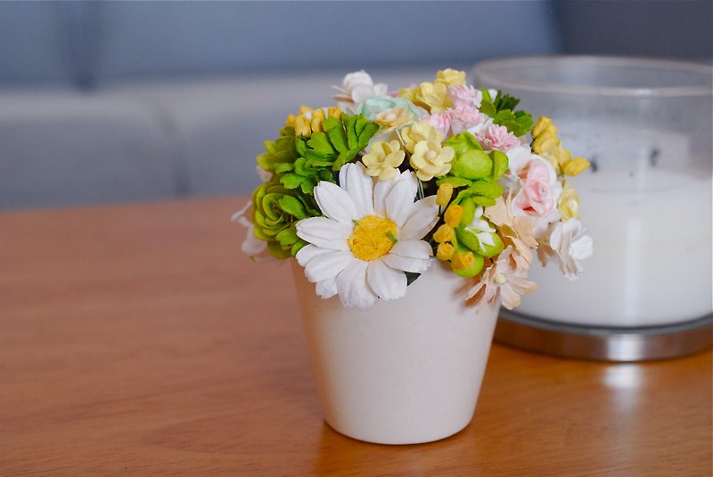 Paper Flowers, Flowers gift ceramic white pot, greenery yellow, some pink color - 摆饰 - 纸 绿色