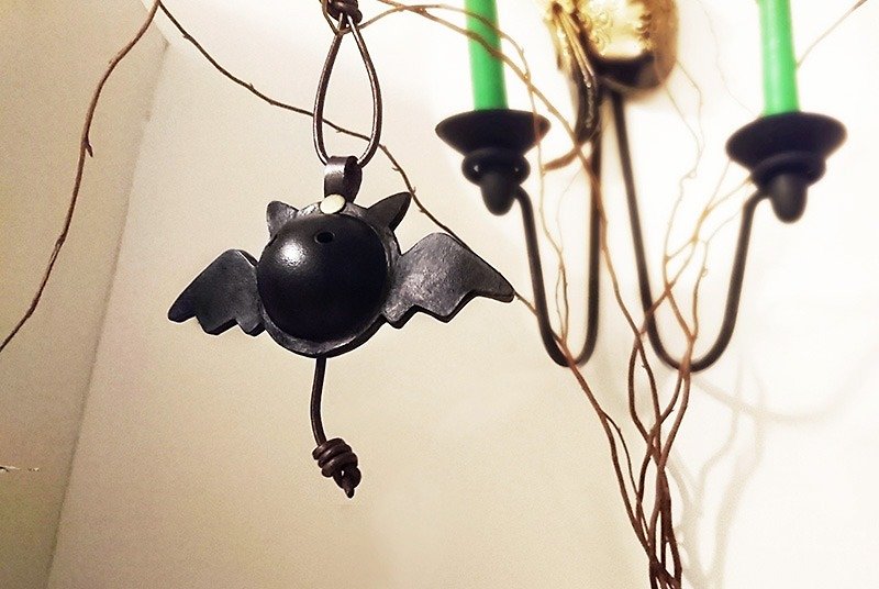 小恶魔 蝙蝠皮革铃铛挂饰 - 项圈/牵绳 - 真皮 