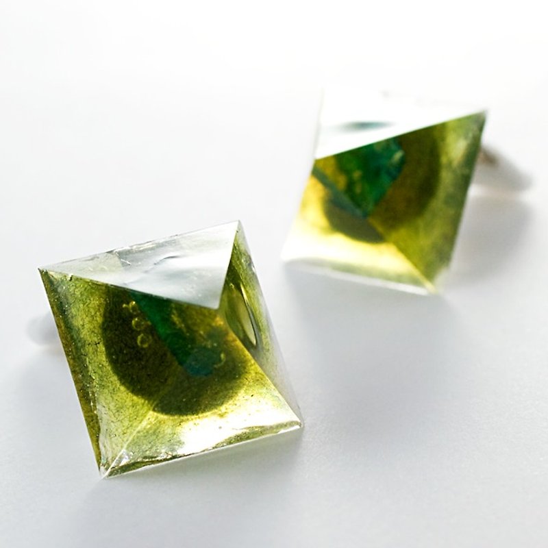 ピラミッドイヤリング(カワイヌイ湿地) - 耳环/耳夹 - 其他材质 绿色
