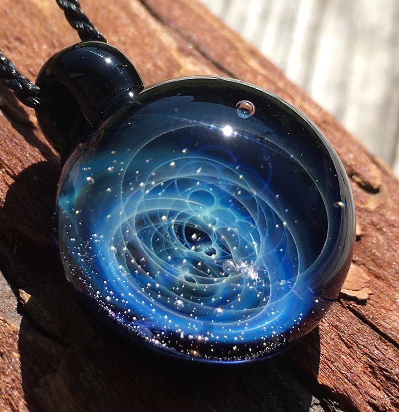 boroccus 星雲 銀河 立体模様 耐熱ガラスペンダント - 项链 - 玻璃 蓝色