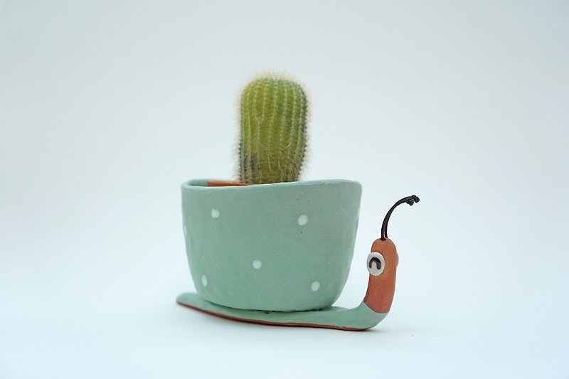 Snail pot , Snail plant pot , Handmade ceramics , pottery  - 花瓶/陶器 - 陶 蓝色