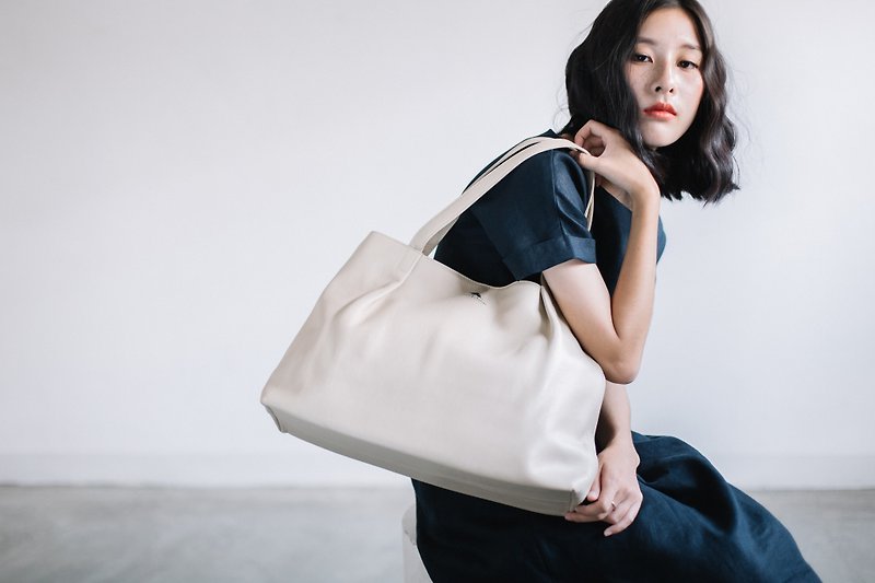 BIG MINIMAL IMPORTED LEATHER FROM ITALY  WOMAN TOTE BAG-WHITE - 手提包/手提袋 - 真皮 白色